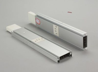 【供应服装厂流水桌供电 供电照明母线槽 桥架 走线槽 输配电】价格_厂家 - 中国供应商