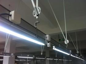 镀锌板照明母线槽在服装厂的应用与优势